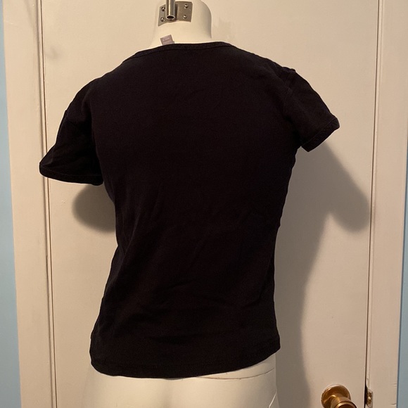 π Mango Adores You Black Tee - Picture 2 of 2